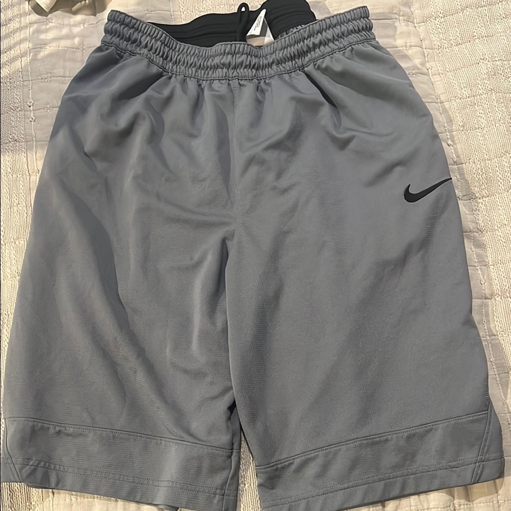 Nike Men's Gray Athletic Shorts